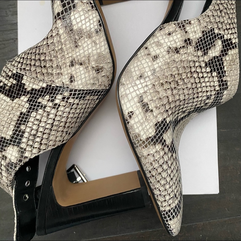 Vince Camuto  Heeled Mule
